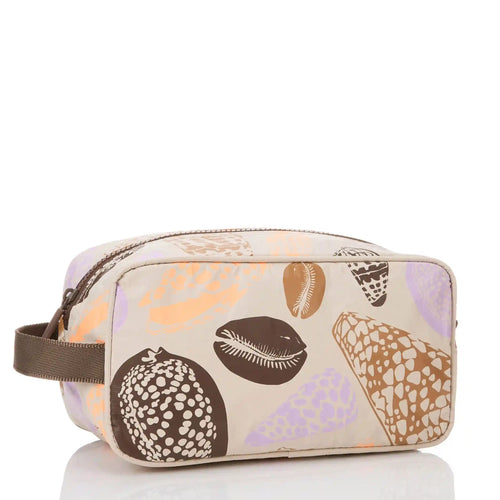 Shoreline Dopp Kit in Sandstone