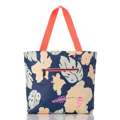 Papeʻete by Samudra Day Tripper in Neon Moon on Navy