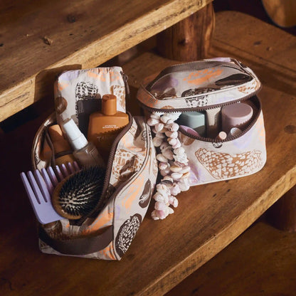 Shoreline Dopp Kit in Sandstone